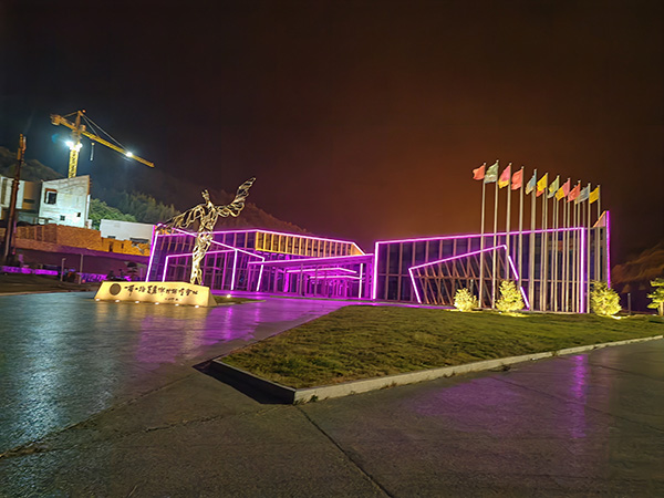 城市亮化是现代城市建设的重要组成部分，它不仅可以美化城市的夜景，还能提升城市的整体形象。随着科技的不断进步，城市亮化也得到了更多的关注和创新。本文将介绍一些关于城市亮化的创意和技术，帮助读者了解兰州城市亮化的重要性以及如何进行兰州城市亮化的规划和实施。